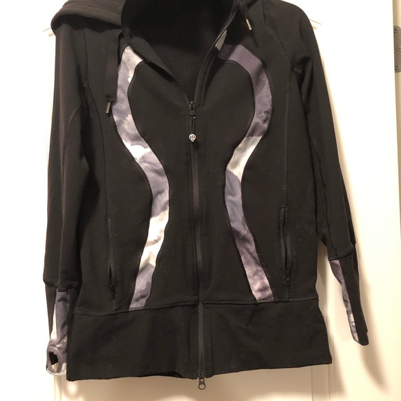 Lululemon Scuba Hoodie - Picture 3 of 8
